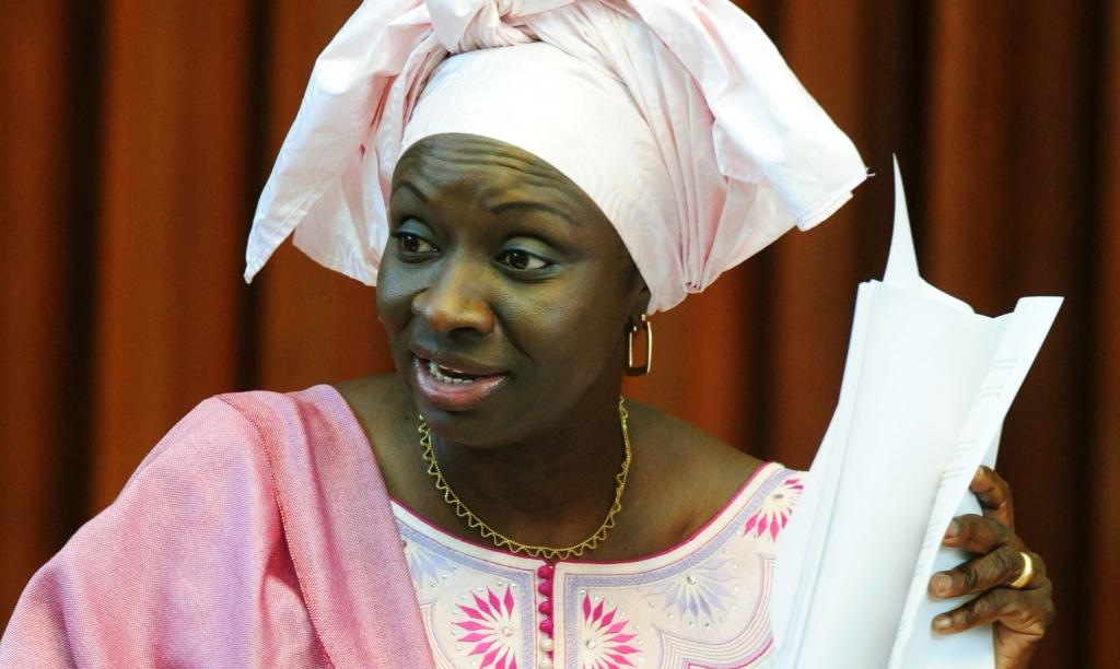 SEN de l\'APR : Mimi Touré «boude» la réunion, Amadou Bâ, Oumar Youm, Aly Ngouille, Boun Dionne chantent leur loyauté au Présiden