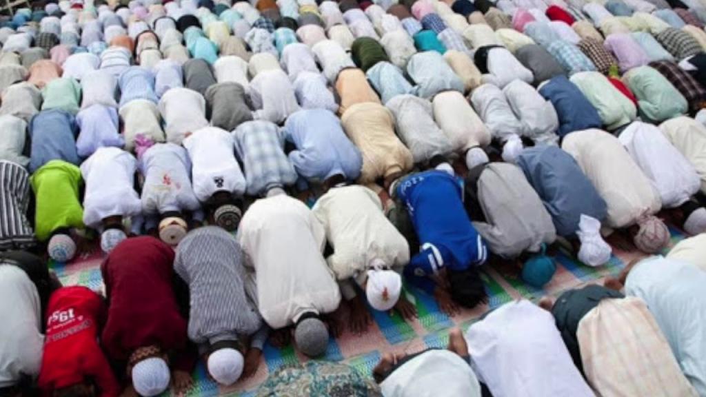 Le chef de village de Saré Moussa Ndour interdit à l’Imam de diriger la prière de vendredi